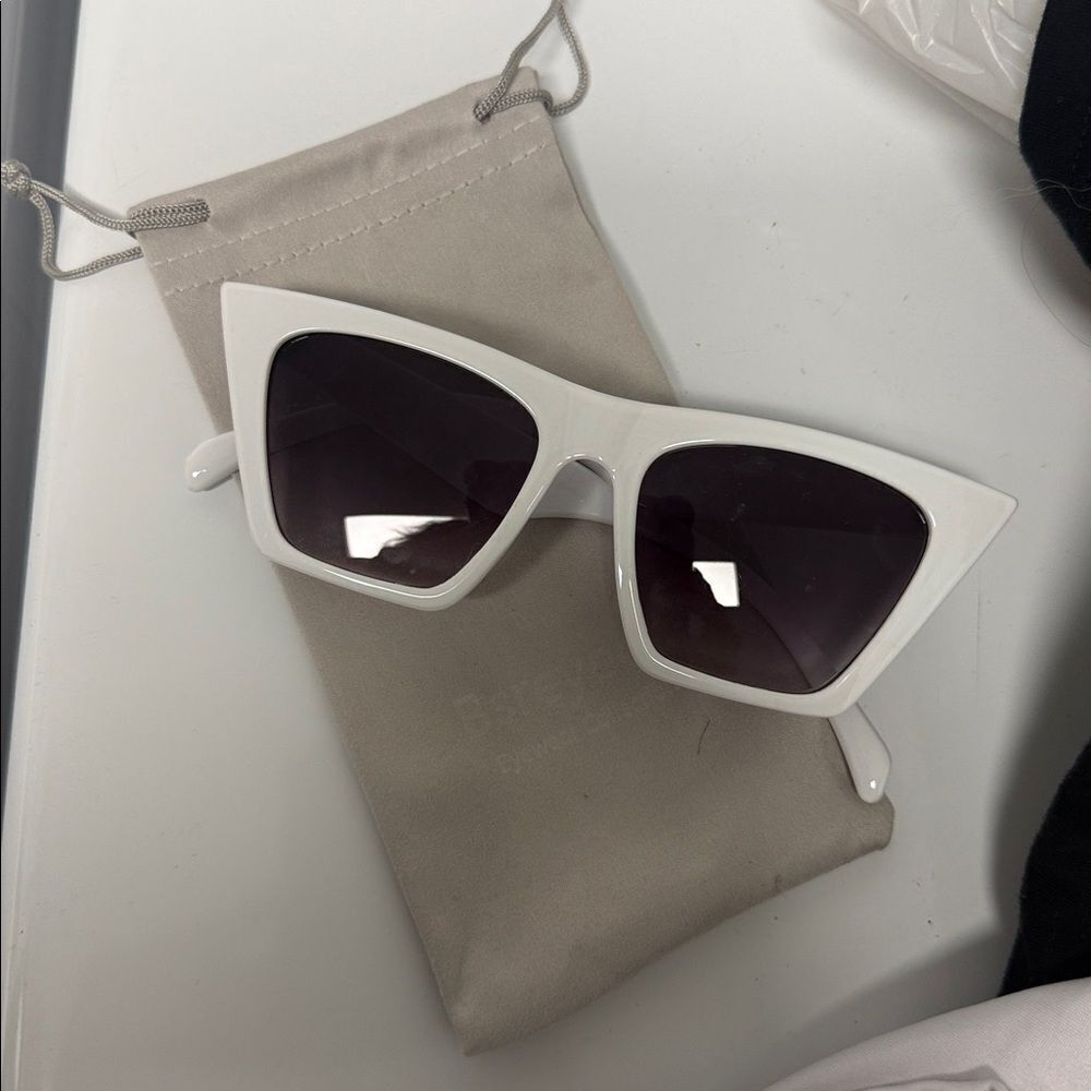 Chic White Cat-Eye Sunglasses NEW Women’s Frames with Soft Case